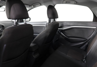 Подержанный автомобиль LADA (ВАЗ) Vesta Sedan 2018 года (12 фото)