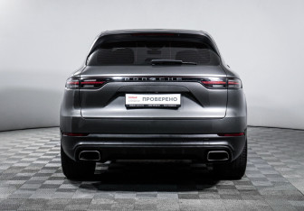 Подержанный автомобиль Porsche Cayenne 2019 года (6 фото)