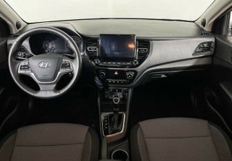 Подержанный автомобиль Hyundai Solaris Sedan 2022 года (8 фото)