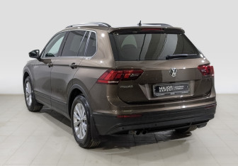Подержанный автомобиль Volkswagen Tiguan 2019 года (7 фото)