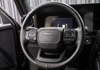 Подержанный автомобиль Toyota Land Cruiser Prado 2024 года (19 фото)