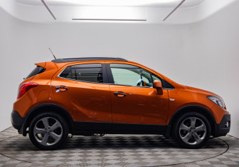 Подержанный автомобиль Opel Mokka 2013 года (4 фото)
