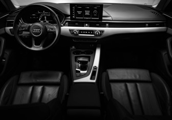 Подержанный автомобиль Audi A4 Sedan 2021 года (8 фото)