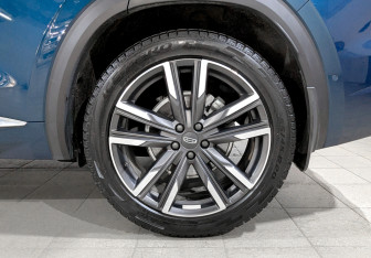 Подержанный автомобиль Geely Monjaro 2023 года (18 фото)