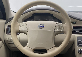 Подержанный автомобиль Volvo S80 2007 года (12 фото)