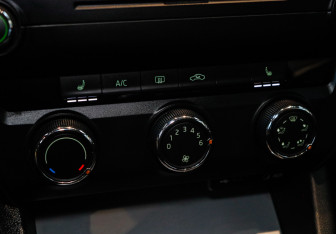 Подержанный автомобиль Skoda Octavia Wagon 2014 года (12 фото)