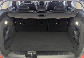 Подержанный автомобиль MINI Clubman Wagon 2020 года (10 фото)