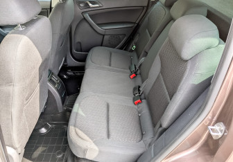 Подержанный автомобиль Skoda Yeti 2015 года (12 фото)