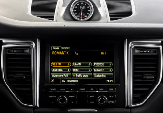 Подержанный автомобиль Porsche Macan 2015 года (15 фото)