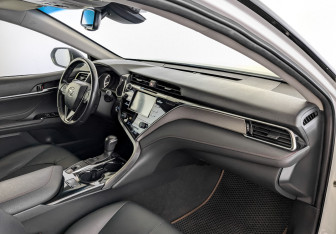 Подержанный автомобиль Toyota Camry Sedan 2020 года (11 фото)