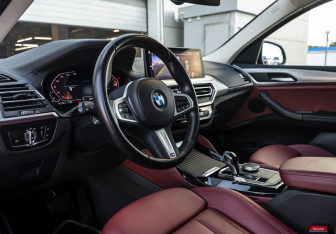 Подержанный автомобиль BMW X4 2022 года (9 фото)