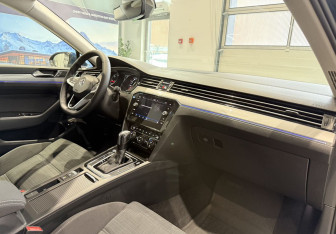 Подержанный автомобиль Volkswagen Passat Wagon 2019 года (10 фото)