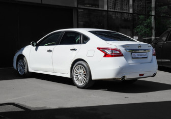 Подержанный автомобиль Nissan Teana 2014 года (6 фото)