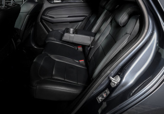 Подержанный автомобиль Mercedes-Benz GLE 2015 года (10 фото)