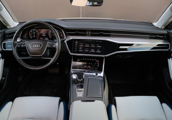 Подержанный автомобиль Audi A7 2019 года (21 фото)