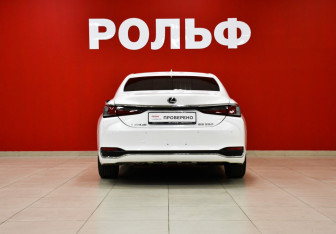 Подержанный автомобиль Lexus ES 2018 года (6 фото)