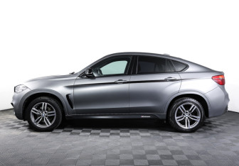Подержанный автомобиль BMW X6 2018 года (8 фото)