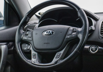 Подержанный автомобиль Kia Sorento 2014 года (15 фото)