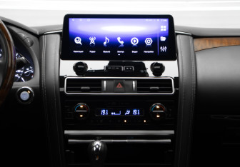 Подержанный автомобиль Infiniti QX80 2017 года (23 фото)