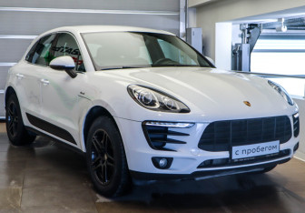 Подержанный автомобиль Porsche Macan 2016 года (3 фото)