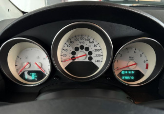 Подержанный автомобиль Dodge Caliber 2008 года (13 фото)