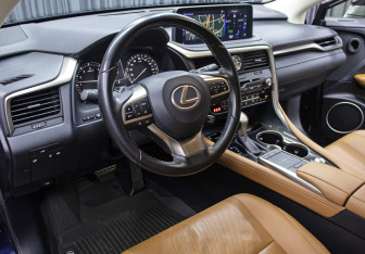 Подержанный автомобиль Lexus RX 2020 года (14 фото)