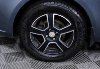 Подержанный автомобиль Kia Rio Sedan 2012 года (11 фото)