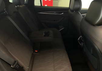 Подержанный автомобиль Geely Monjaro 2026 года (14 фото)