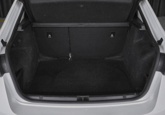 Подержанный автомобиль Skoda Rapid Liftback 2021 года (6 фото)