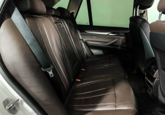 Подержанный автомобиль BMW X5 2017 года (14 фото)