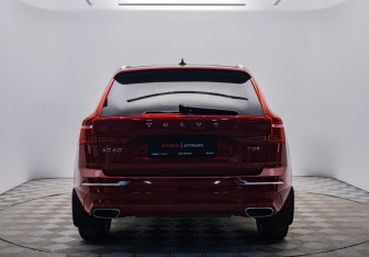 Подержанный автомобиль Volvo XC60 2018 года (4 фото)