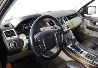 Подержанный автомобиль Land Rover Range Rover Sport 2013 года (7 фото)
