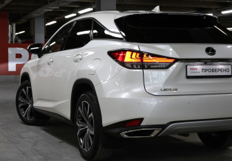 Подержанный автомобиль Lexus RX 2020 года (26 фото)