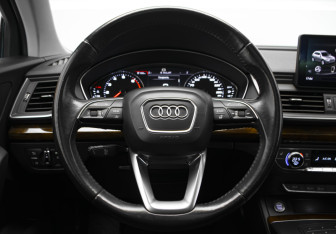 Подержанный автомобиль Audi Q5 2017 года (10 фото)