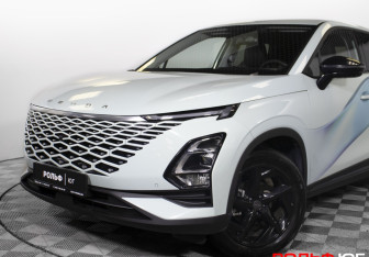 Подержанный автомобиль Omoda C5 2024 года (28 фото)