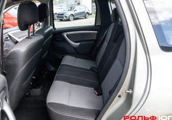 Подержанный автомобиль Renault Duster 2012 года (8 фото)