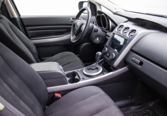 Подержанный автомобиль Mazda CX-7 2011 года (9 фото)