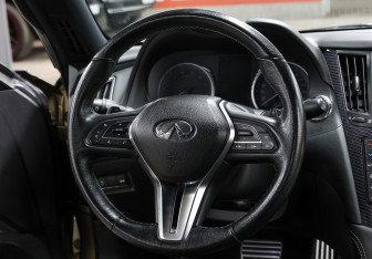 Подержанный автомобиль Infiniti Q60 Coupe 2017 года (17 фото)
