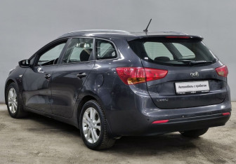 Подержанный автомобиль Kia Ceed Wagon 2013 года (7 фото)