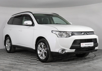 Подержанный автомобиль Mitsubishi Outlander 2012 года (3 фото)