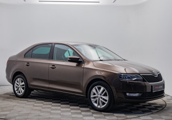 Подержанный автомобиль Skoda Rapid Liftback 2019 года (7 фото)