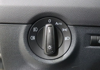 Подержанный автомобиль Skoda Octavia Liftback 2014 года (12 фото)