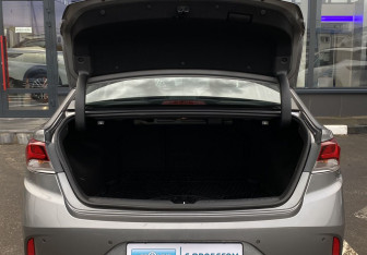 Подержанный автомобиль Hyundai Sonata 2018 года (10 фото)