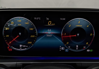 Подержанный автомобиль Mercedes-Benz GLE 2021 года (16 фото)