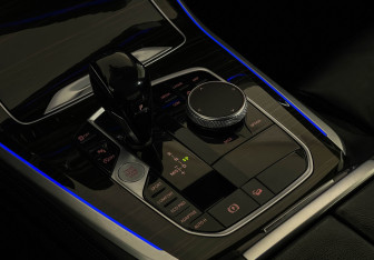 Подержанный автомобиль BMW X5 2020 года (18 фото)