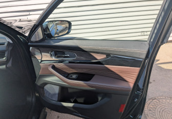 Подержанный автомобиль Exeed VX 2023 года (25 фото)