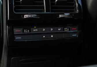 Подержанный автомобиль Volkswagen Touareg 2019 года (11 фото)