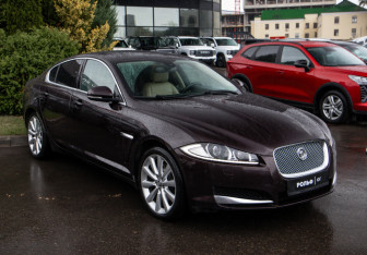 Подержанный автомобиль Jaguar XF Sedan 2013 года (2 фото)