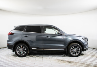 Подержанный автомобиль Geely Atlas Pro 2021 года (4 фото)