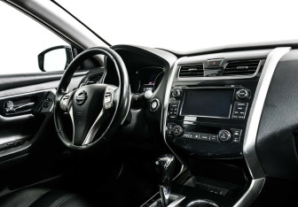 Подержанный автомобиль Nissan Teana 2014 года (9 фото)